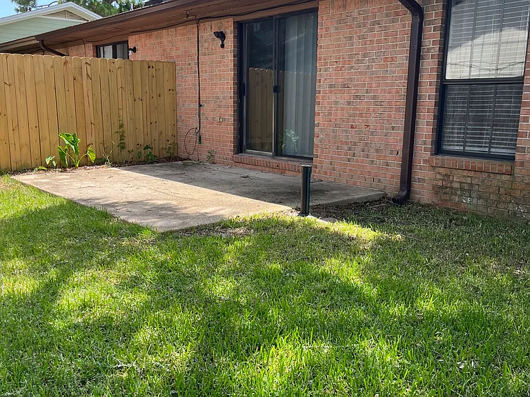 92 Cutter Ln — Photo 4
