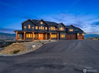 3900 Sky Crest Ln, Wenatchee, WA 98801