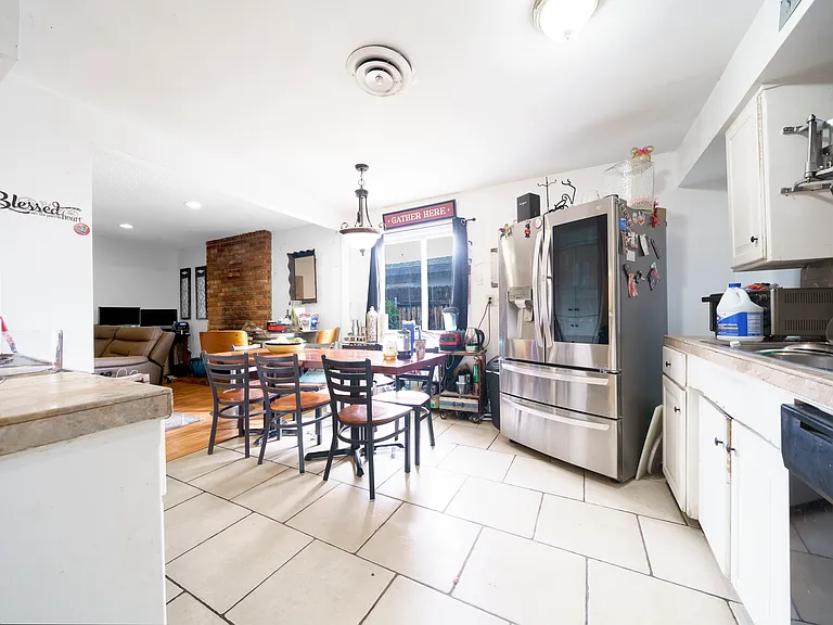3520 Planz Rd — Photo 1