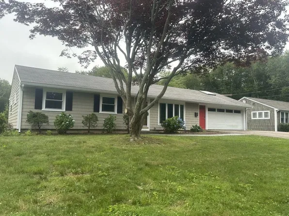 144 S Pier Rd, Narragansett, RI 02882