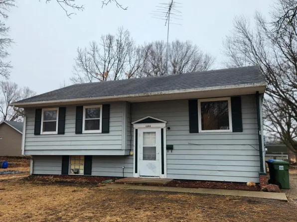 1104 Grove St, Charles City, IA 50616
