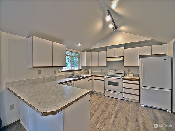 4th image of 15314 - 15316 9th Avenue E