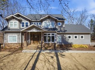 401 Promontory Rdg, Seneca, SC 29672