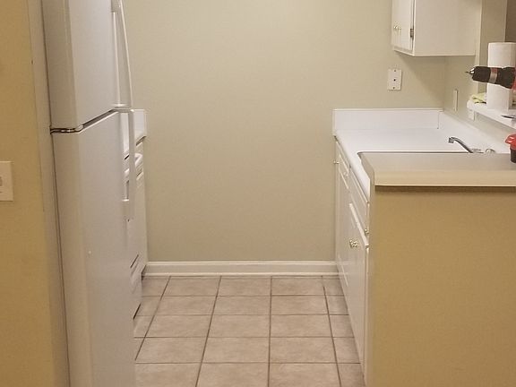 5th image of 121 Woodberry Dr