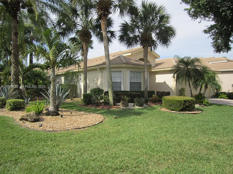 9798 Casa Mar Dr