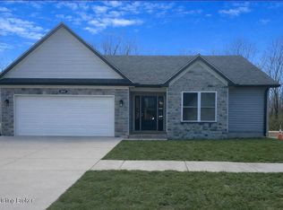 8207 Roseborough Rd, Louisville, KY 40228