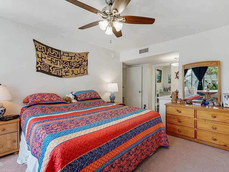 385 S Oakland Ave #303 — Photo 7