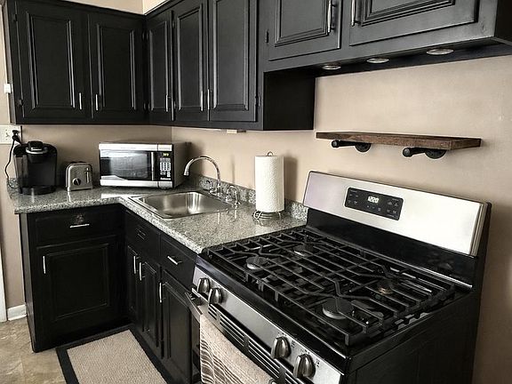 2nd image of 2545 Crafton Dr