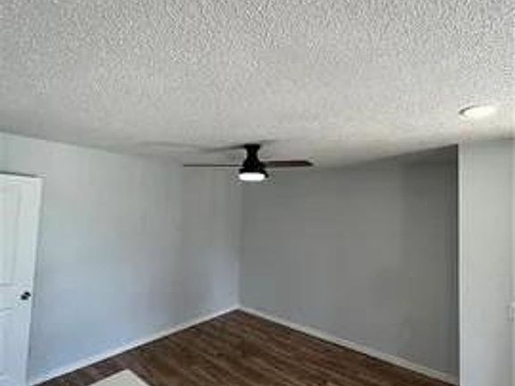 5th image of 942 W Holly St APT 3