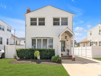 88 Beach Drive, Merrick, NY, 11566