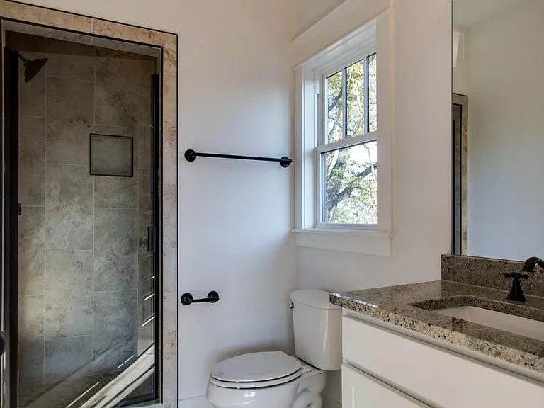 2044 Straightway Ave — Photo 12