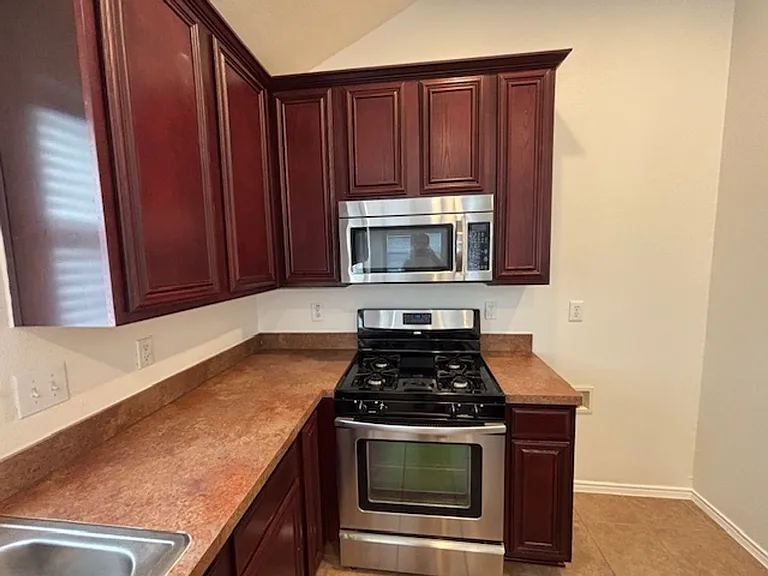 8135 Tierra Del Sol Rd — Photo 10