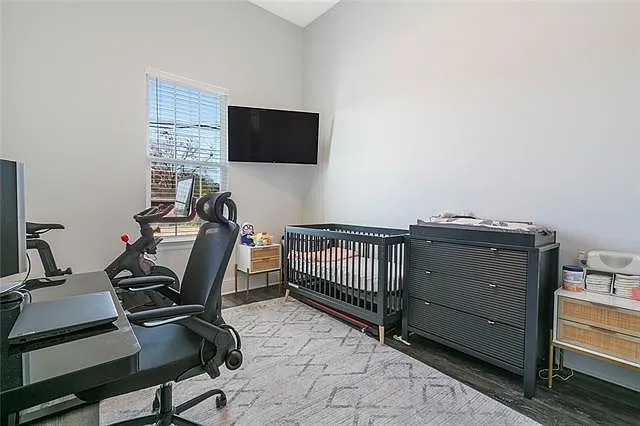 639 Richard St — Photo 10