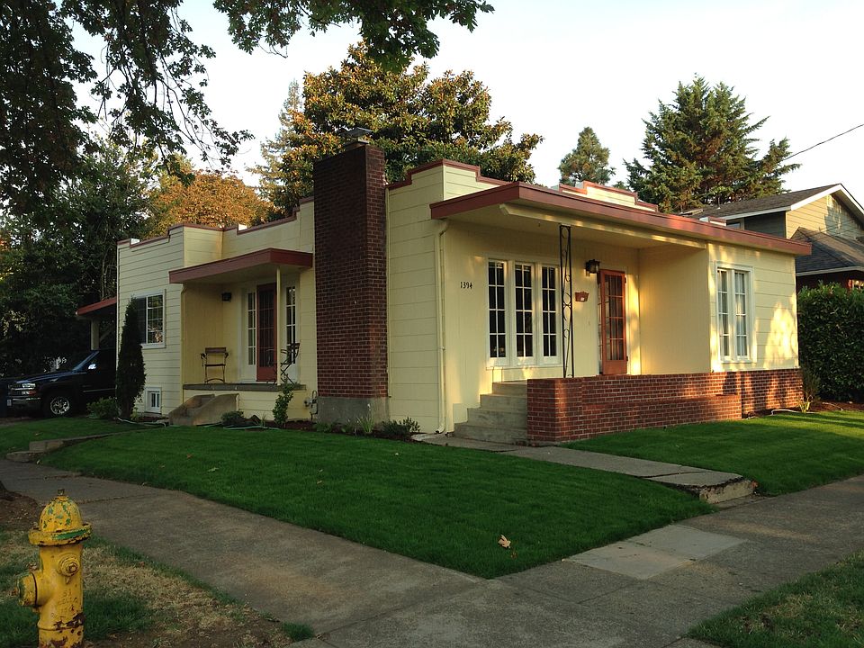 1st image of 117 SW Cedarwood Dr