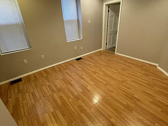 4th image of 2324 Christian St #1