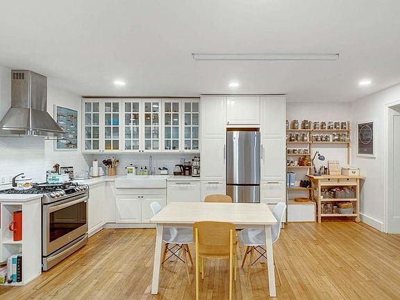 2nd image of 55 Montgomery Pl APT 1R