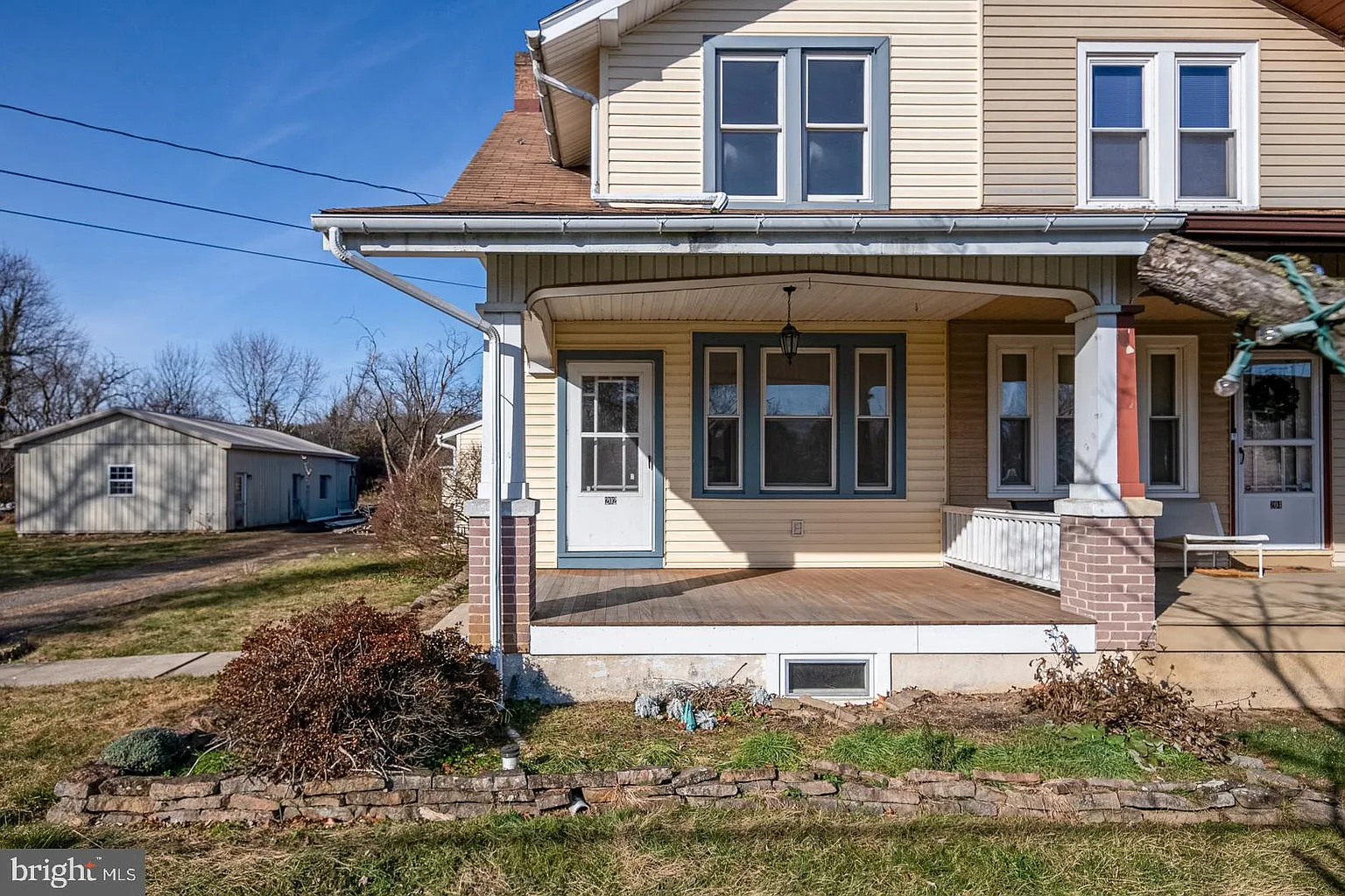 202 Water St photo 1