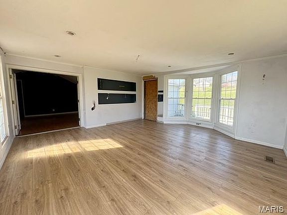 3rd image of 6434 Christopher Dr