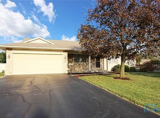 1210 Truman Dr, Fostoria, OH 44830