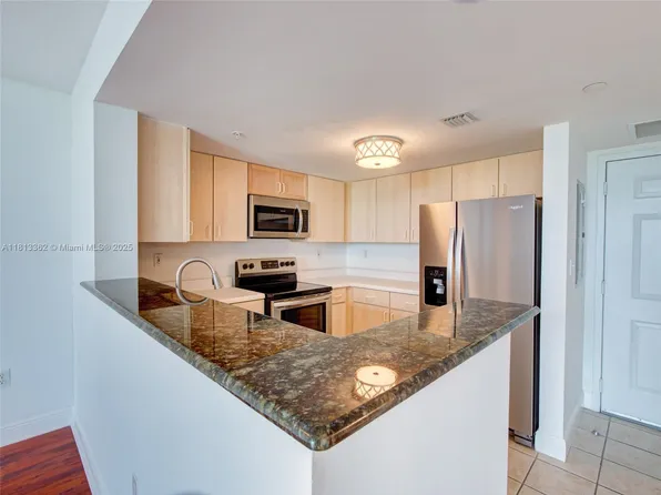 3000 Coral Way APT 715, Miami, FL 33145