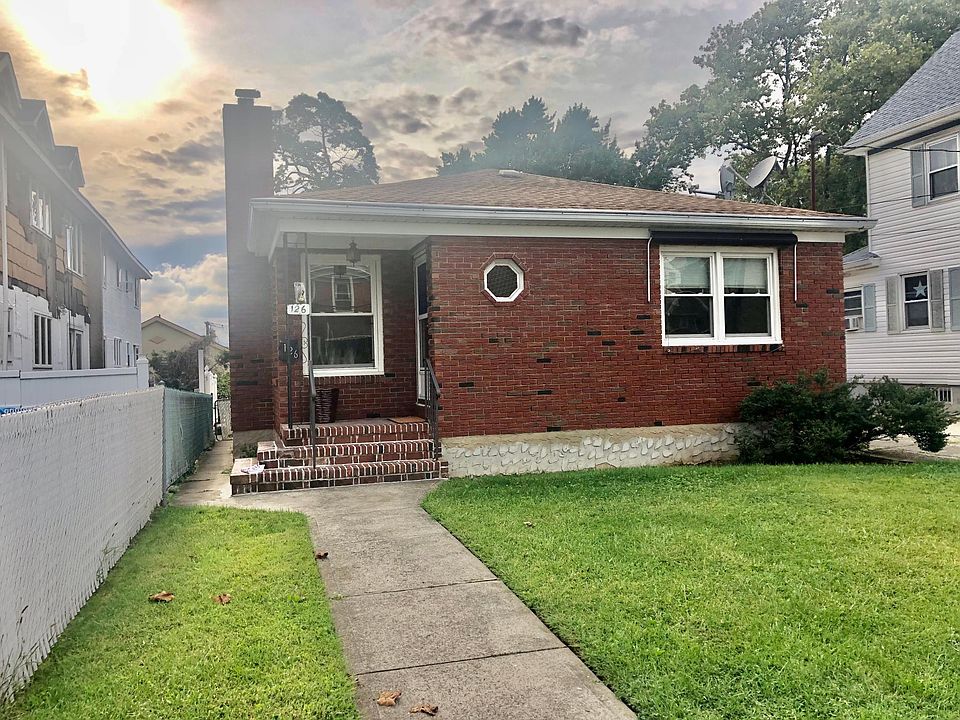 1st image of 126 Quinlan Ave