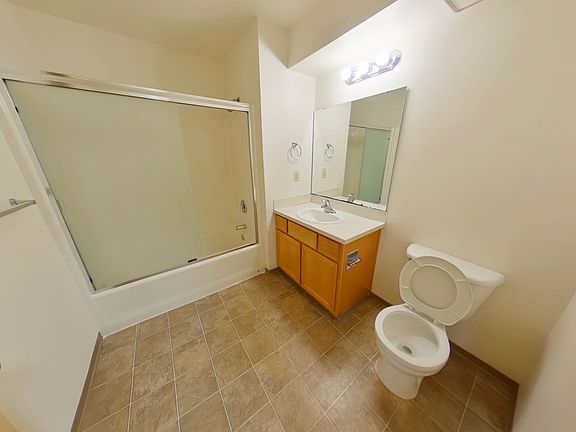 5th image of 460 E 14th Ave APT 2