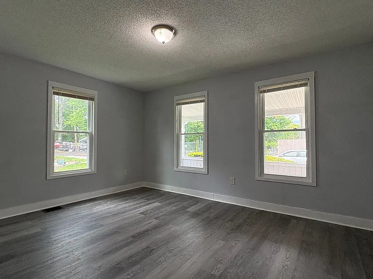 172 Mount Pleasant St - Red Pod — Photo 2