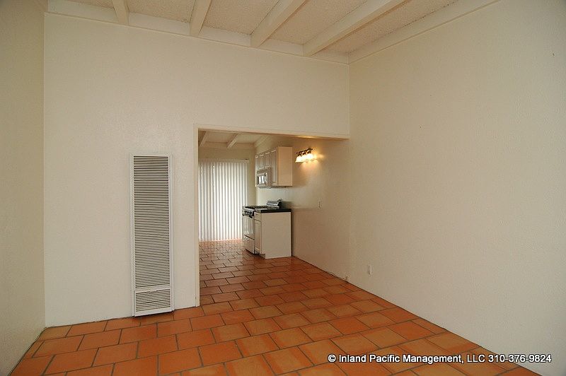 2nd image of 1918 Carnegie Ln APT B