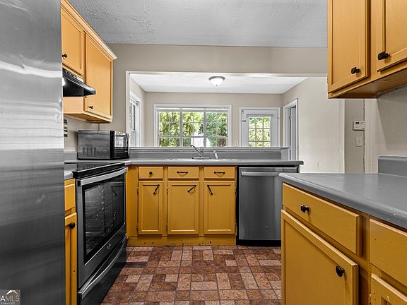 4th image of 147 Davis Mill Ct