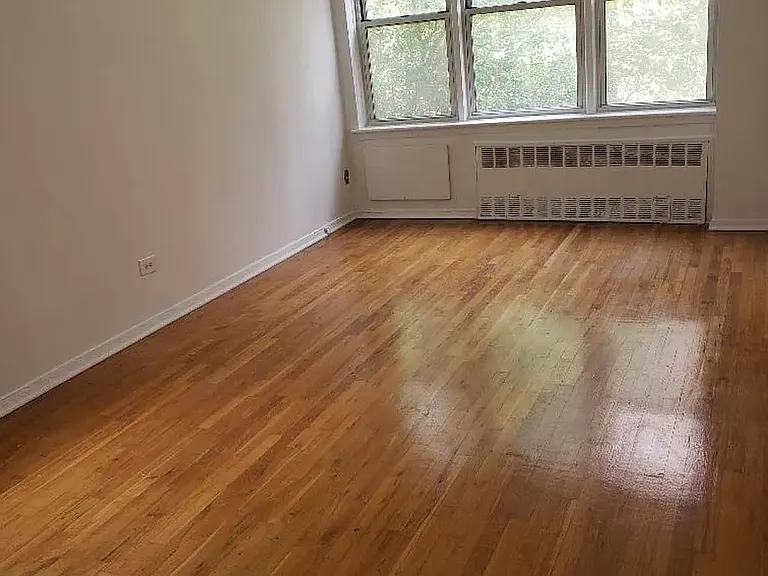 227 E 7th St #4F — Photo 3