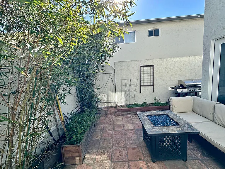 1445 Grand Ave #A — Photo 37