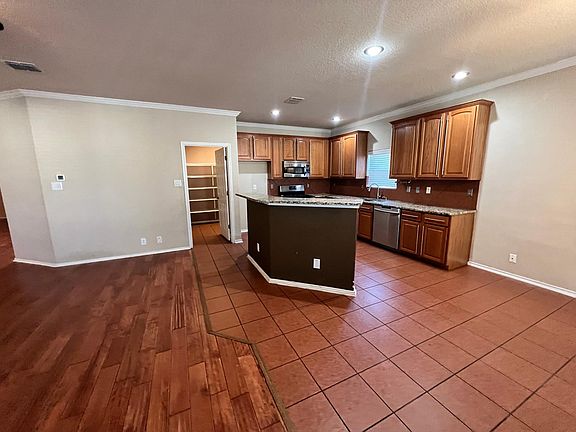 2nd image of 6314 Palmetto Way