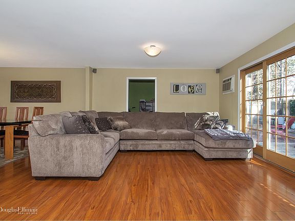 4th image of 95 Cartwright Blvd