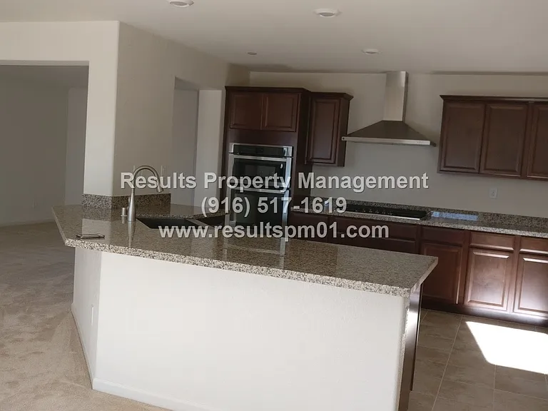 4329 Gentry Way — Photo 16