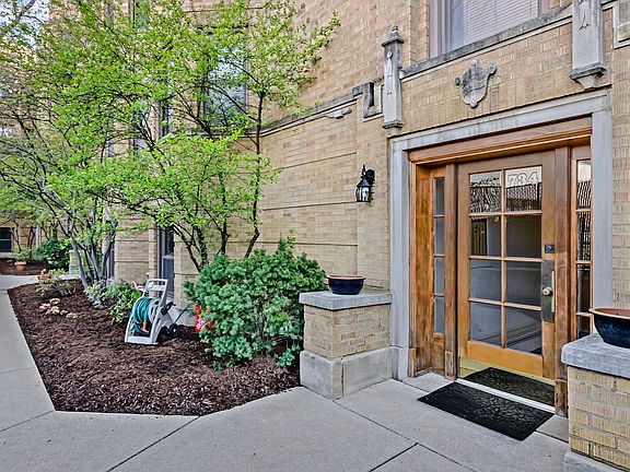 2nd image of 734 W Barry Ave #1/22S