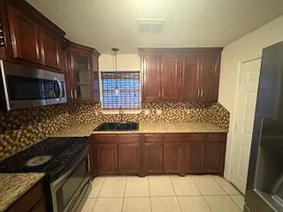 2541 Camel Court - 1 — Photo 4