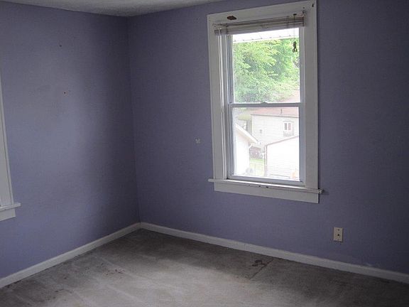 5th image of 570 Holmes Ave