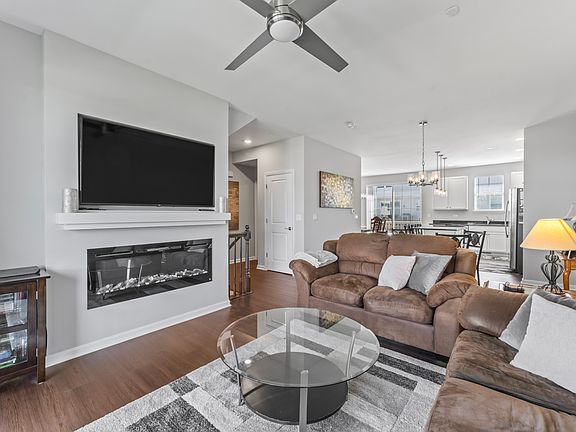 3rd image of 478 Woodmoor Dr