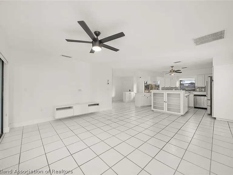 3407 Divot Rd — Photo 8