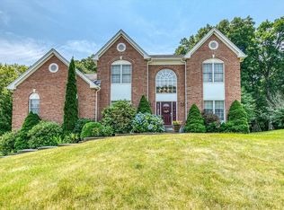 22 Faulkner Rd, Shrewsbury, MA 01545