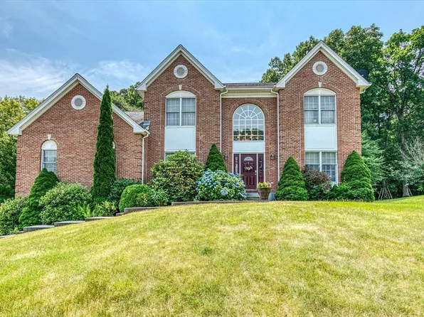 22 Faulkner Rd, Shrewsbury, MA 01545