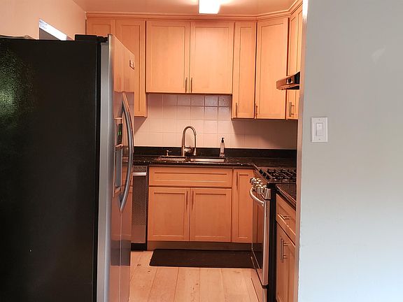 5th image of 681 Leong Dr