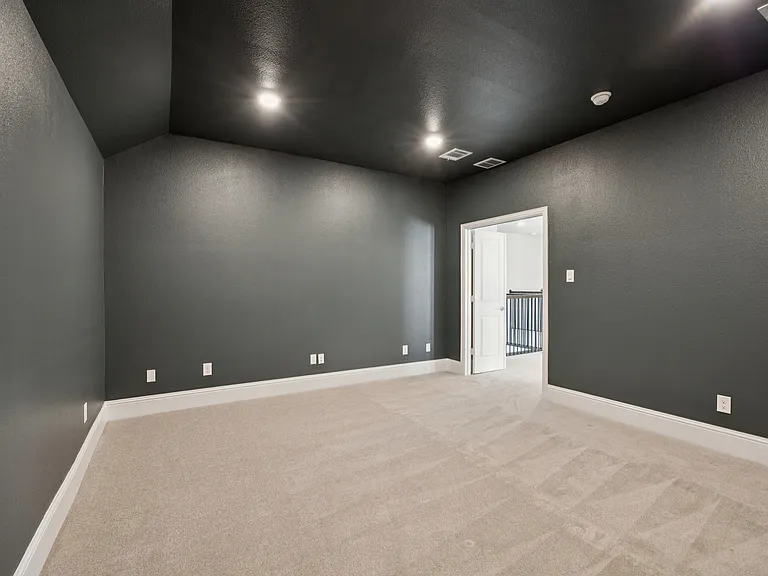 2521 Hampstead Ln — Photo 19