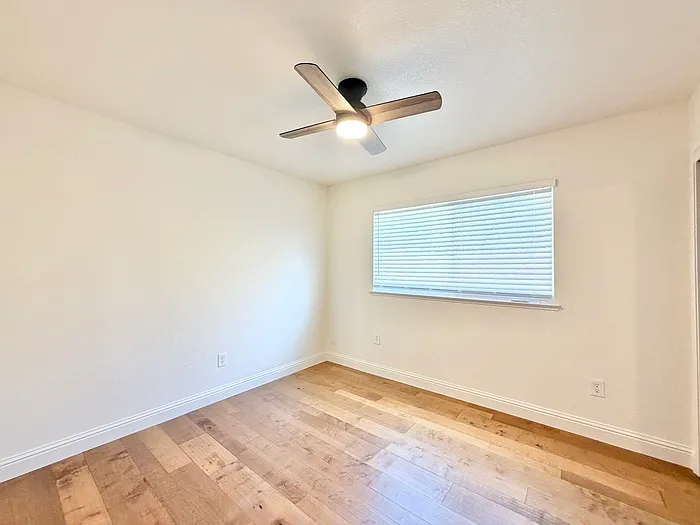 3109 Panama Ave — Photo 10