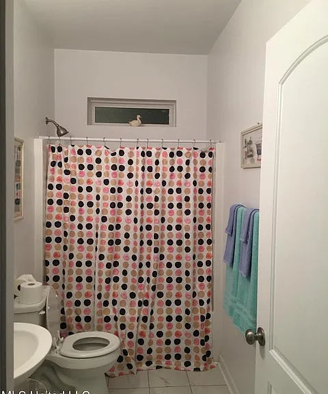 153 Markham Dr #B — Photo 3