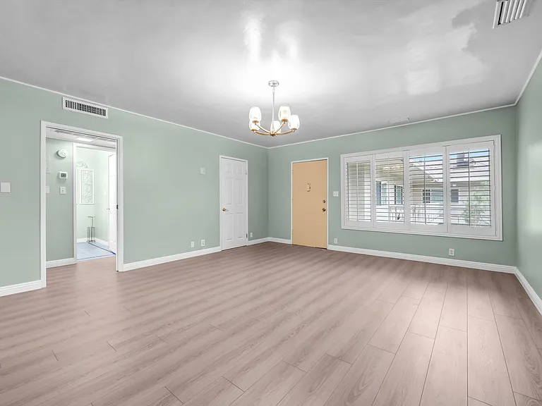 315 N Louise St #307 — Photo 12