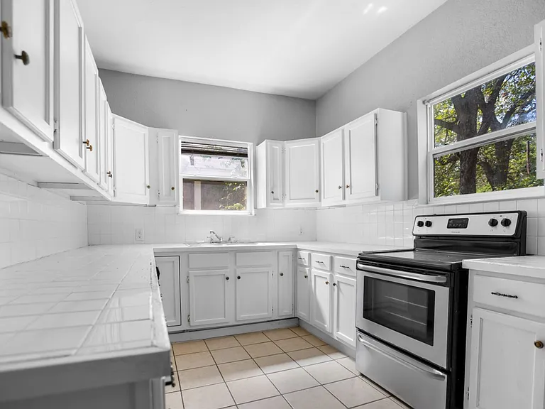 2107 Gorman Ave — Photo 10