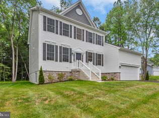 203 Featherstone Rd, Pasadena, MD 21122