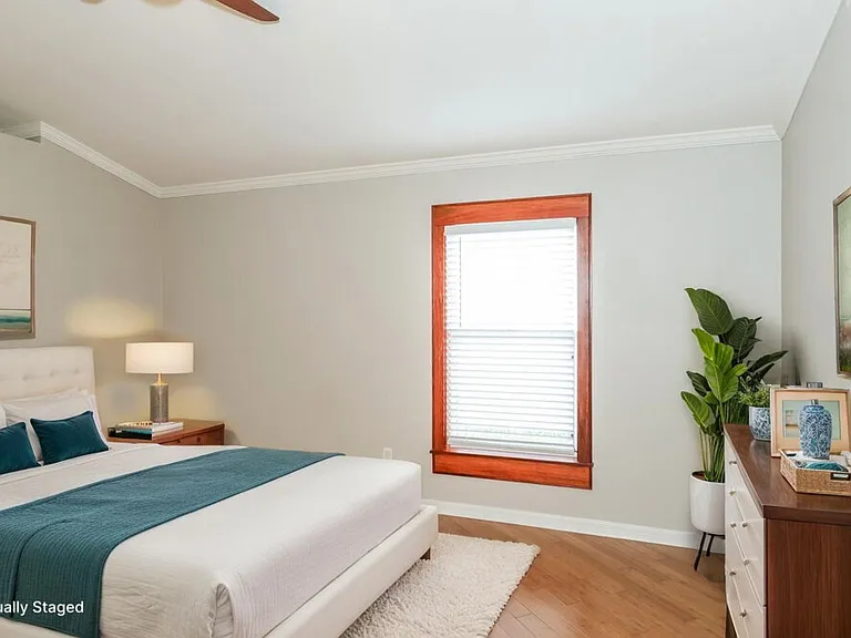 25213 Hyde Park Blvd — Photo 11