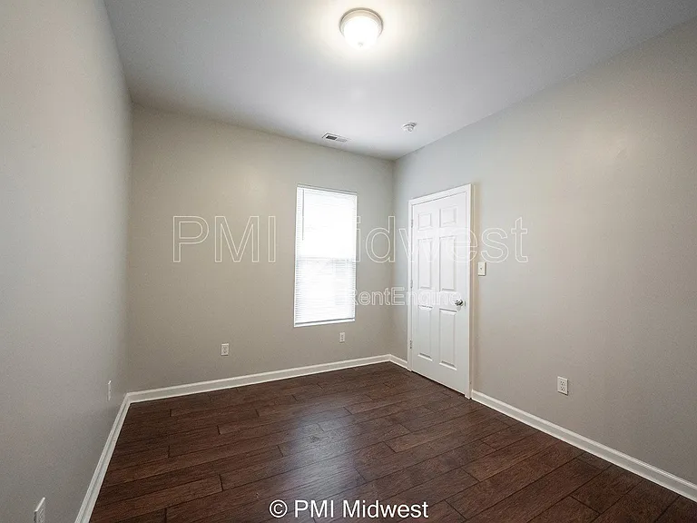 1439 S East St — Photo 22